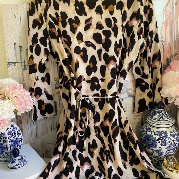 Pretty little thing leopard print wrap dress size 12 PTL - Picture 3 of 3